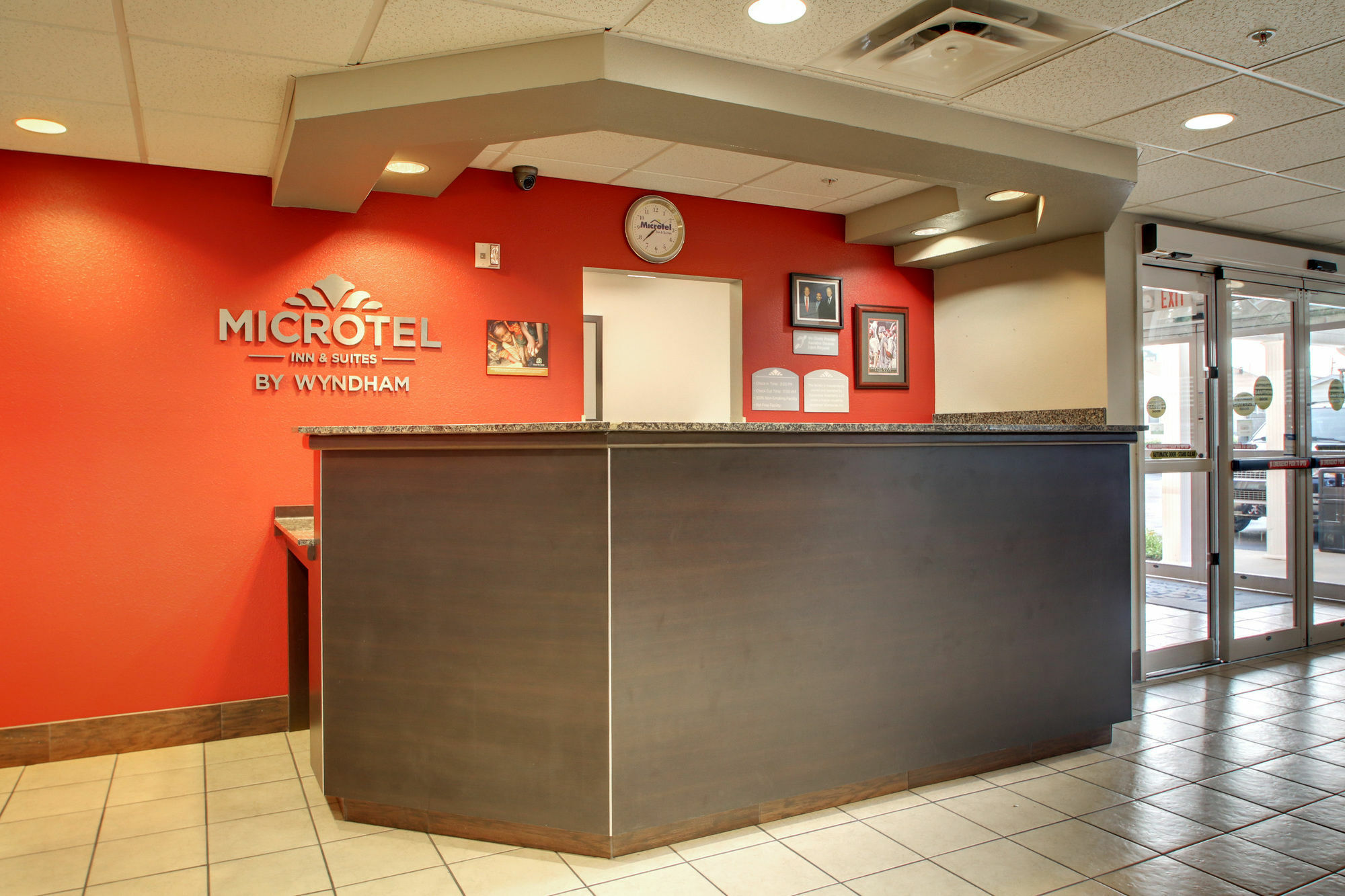 Microtel Inn & Suites By Wyndham Тускалуса Экстерьер фото